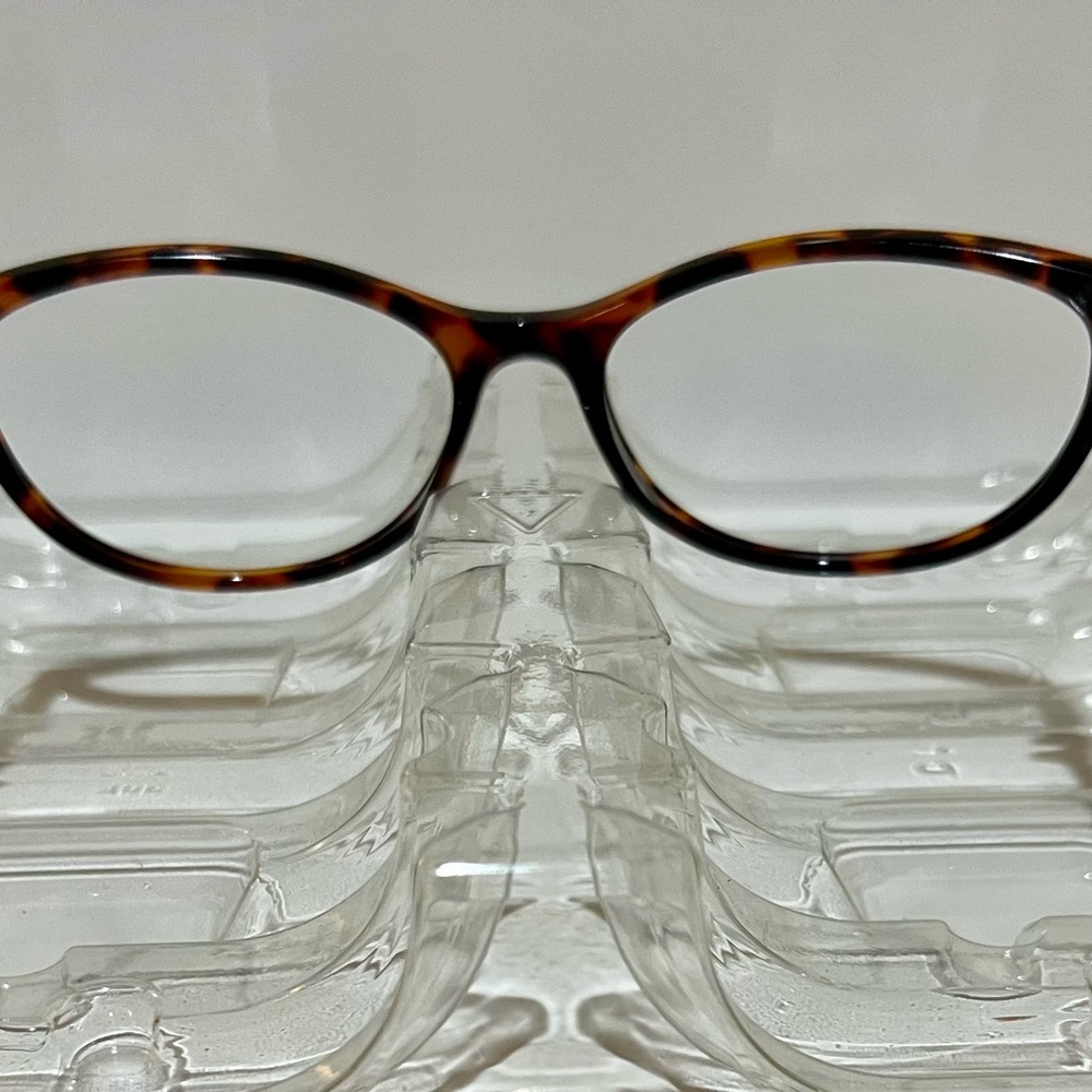 Laura Ashley Tortoise Shell Women's EyeGlass Frame. NWOT - Picture 2 of 5
